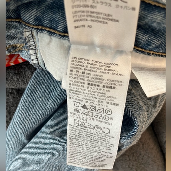 Levi’s light wash skinny jeans - Picture 6 of 9